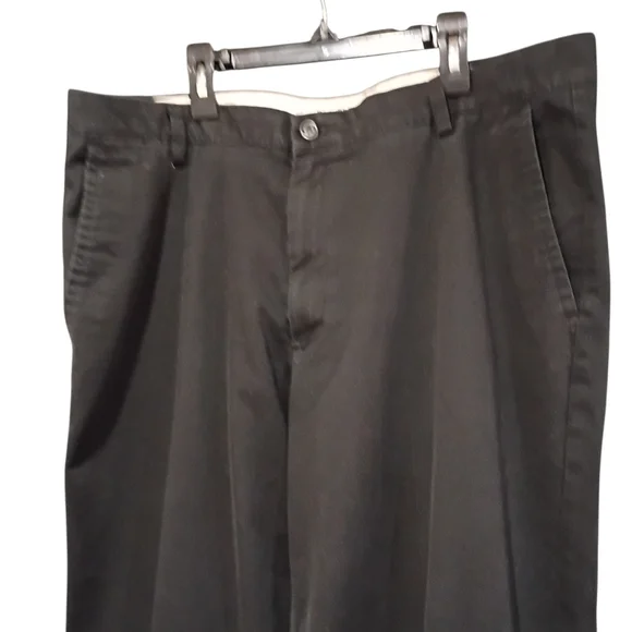 DockERS Men's Black Dress Pants W38 x L32 EUC Button Closure Pocket Straight Fit - Picture 2 of 8